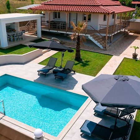 Villa Liana , Private Villa With Pool And Garden Vergia Zewnętrze zdjęcie
