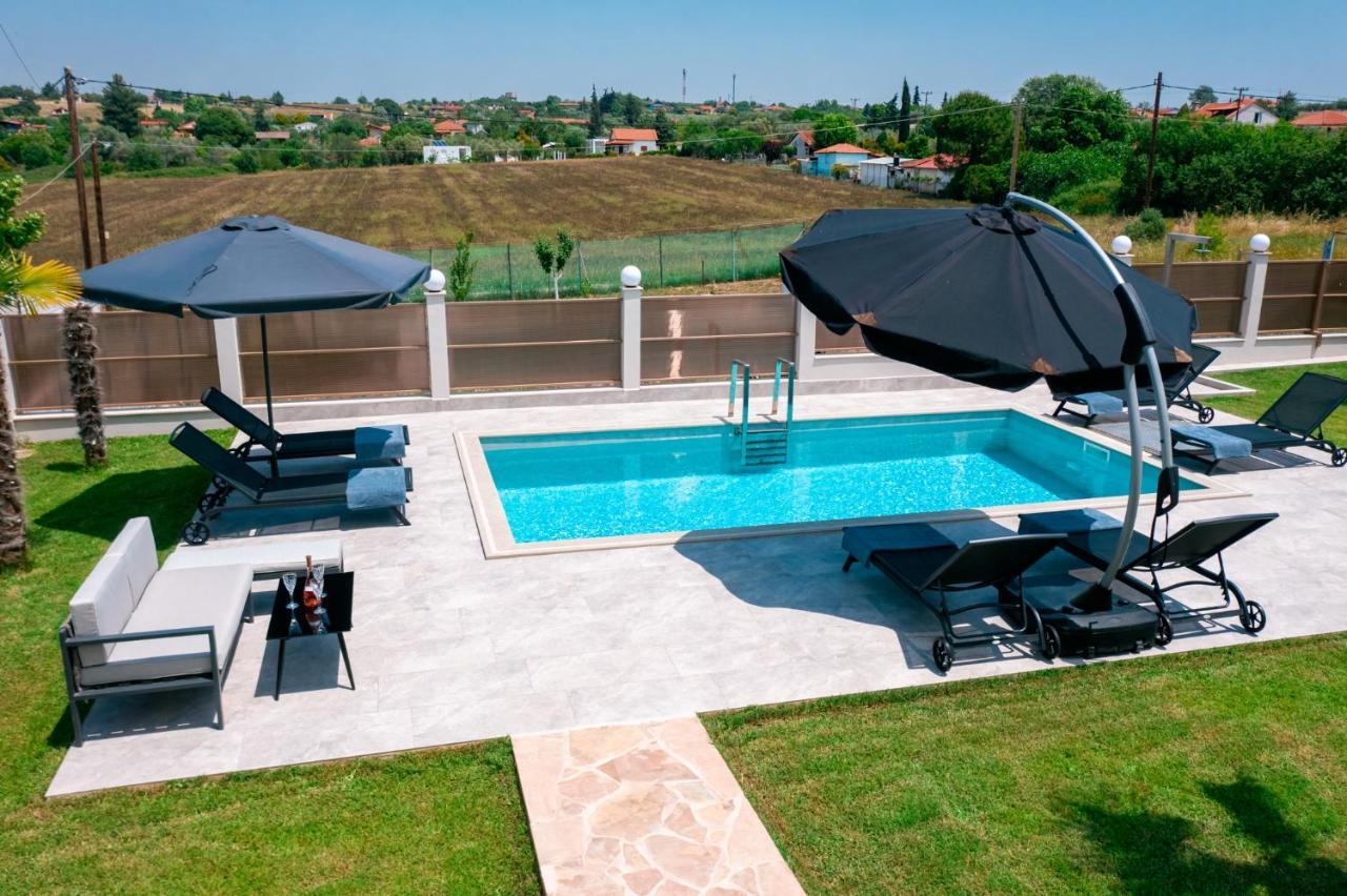 Villa Liana , Private Villa With Pool And Garden Vergia Zewnętrze zdjęcie