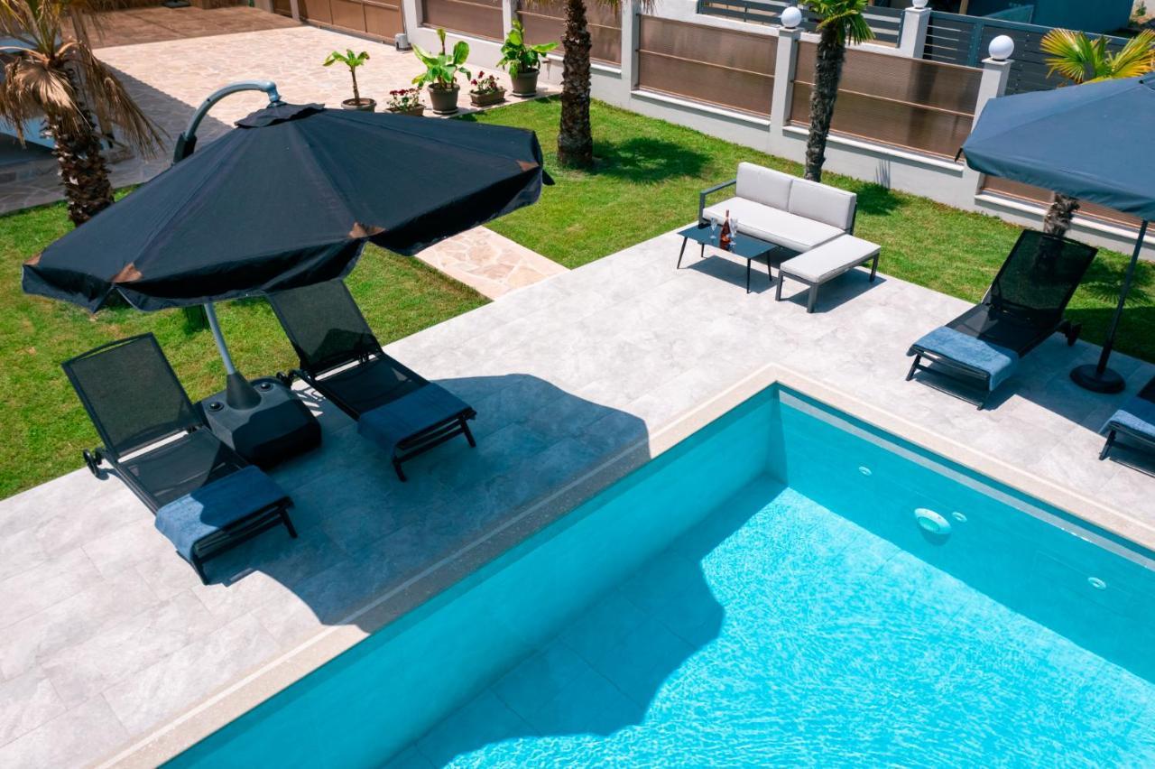Villa Liana , Private Villa With Pool And Garden Vergia Zewnętrze zdjęcie